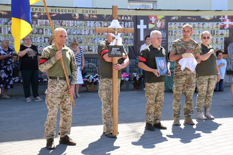 Загинув у бою на Донеччині: у Луцьку попрощалися із 35-річним Героєм Павлом Антонюком