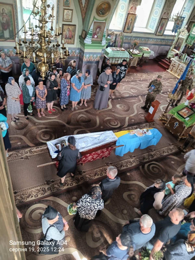 Навіки 31: на Волині в останню путь провели Героя Олега Оксенюка