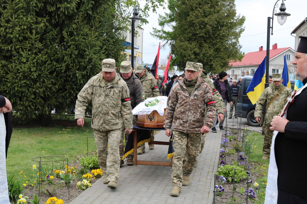 Навіки у строю: волиняни провели в останню путь свого Героя Івана Василюка