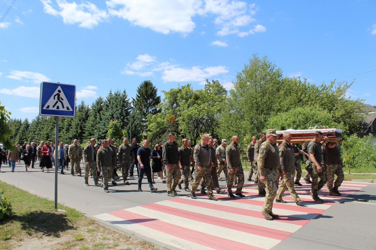 В бою отримав поранення, несумісні з життям: на Волині поховали Героя Сергія Дмитрука