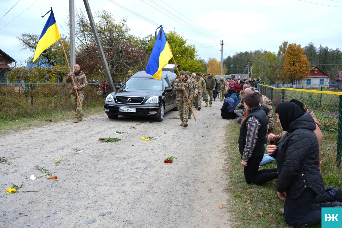 З перших днів вторгнення боронив Україну: на Волині попрощались з кавалером орденів «За мужність» Василем Петриком