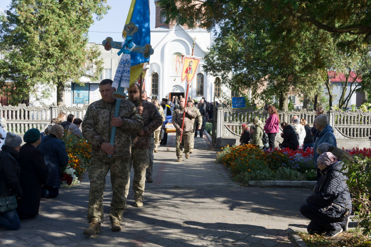 На Волині попрощалися із загиблим військовим медиком Сергієм Яворським. Фото