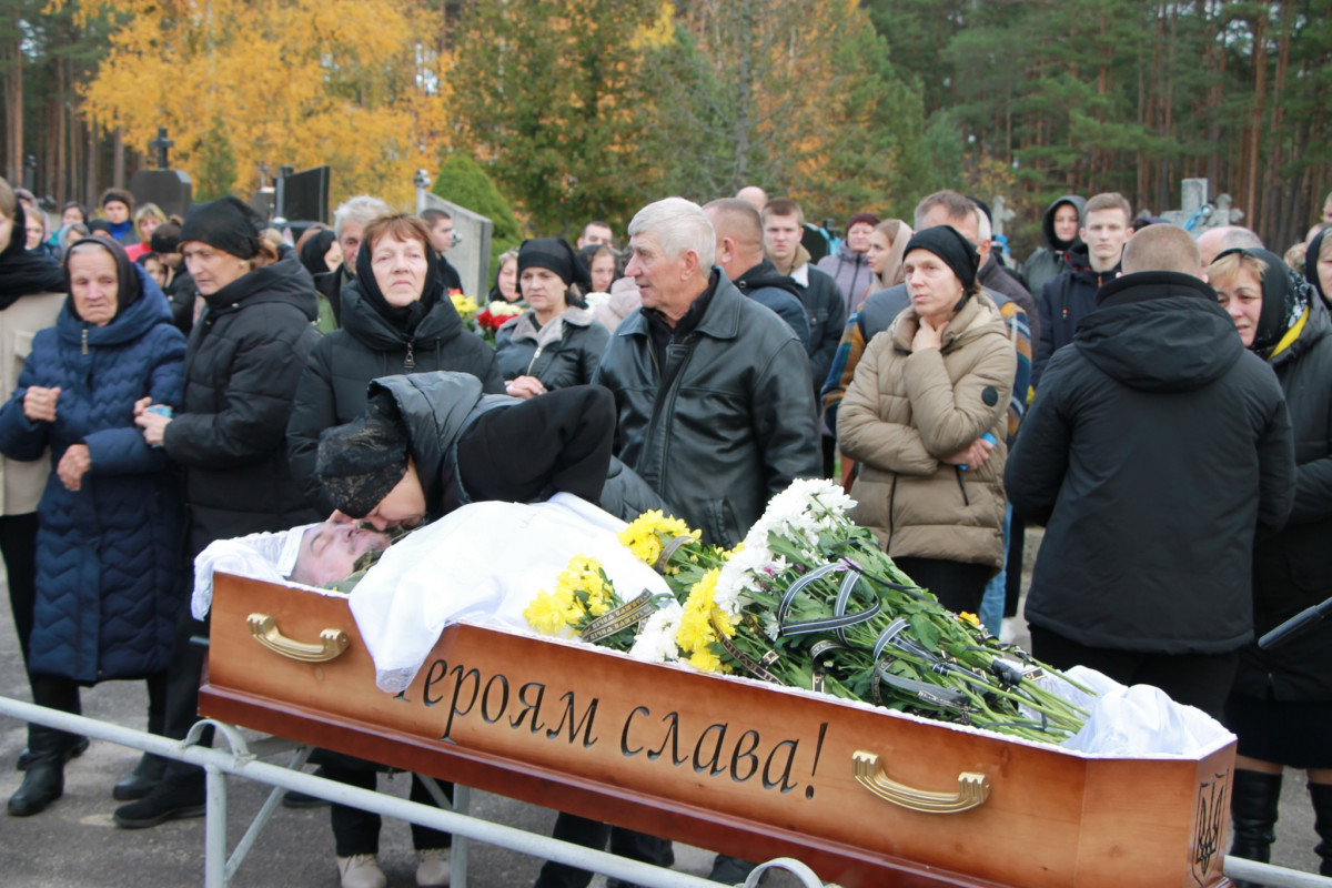 Кілька днів тому повернувся у військовий стрій: на Волині попрощалися з мужнім захисником Володимиром Євпаком