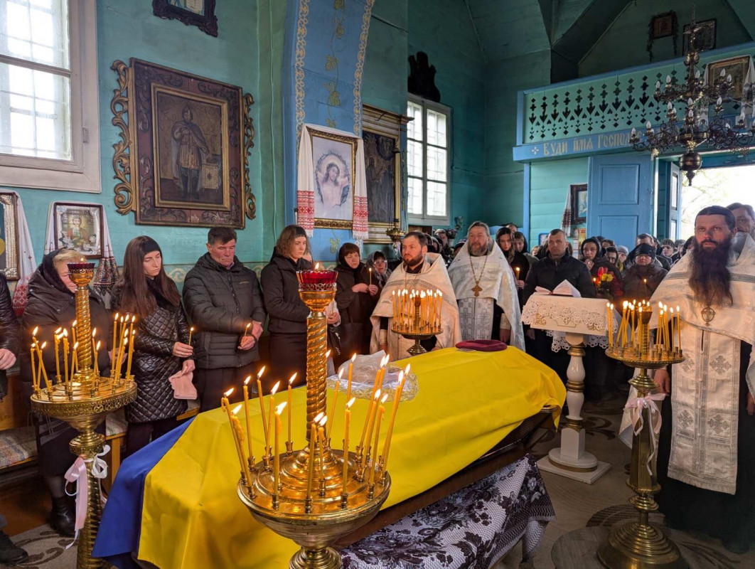 Понад півтора року вважався зниклим безвісти: на Волинь «на щиті» повернувся Герой Дмитро Новосад