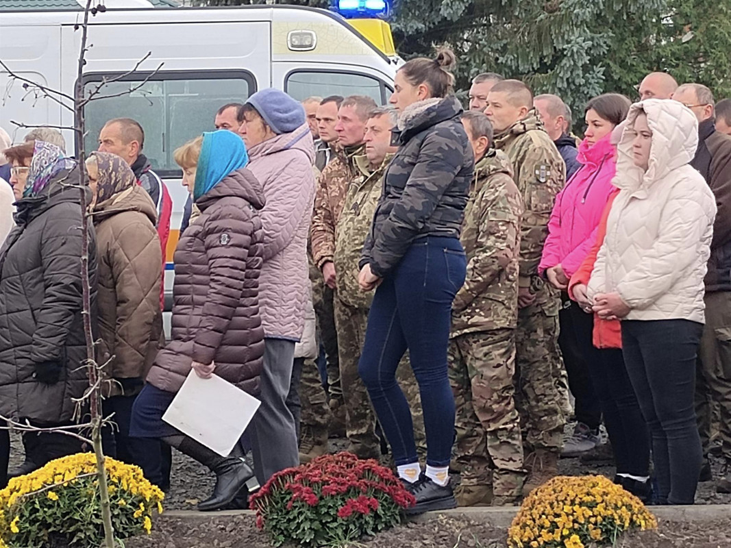 Лише через десять днів побратими змогли забрати його тіло з поля бою: на Волині поховали Героя Михайла Вацика