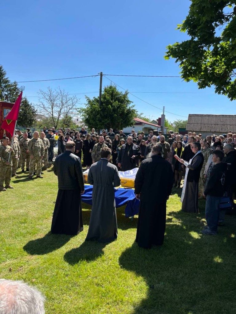 До останнього подиху захищав кордон Батьківщини: на Волині попрощалися з Героєм Сергієм Деркачем