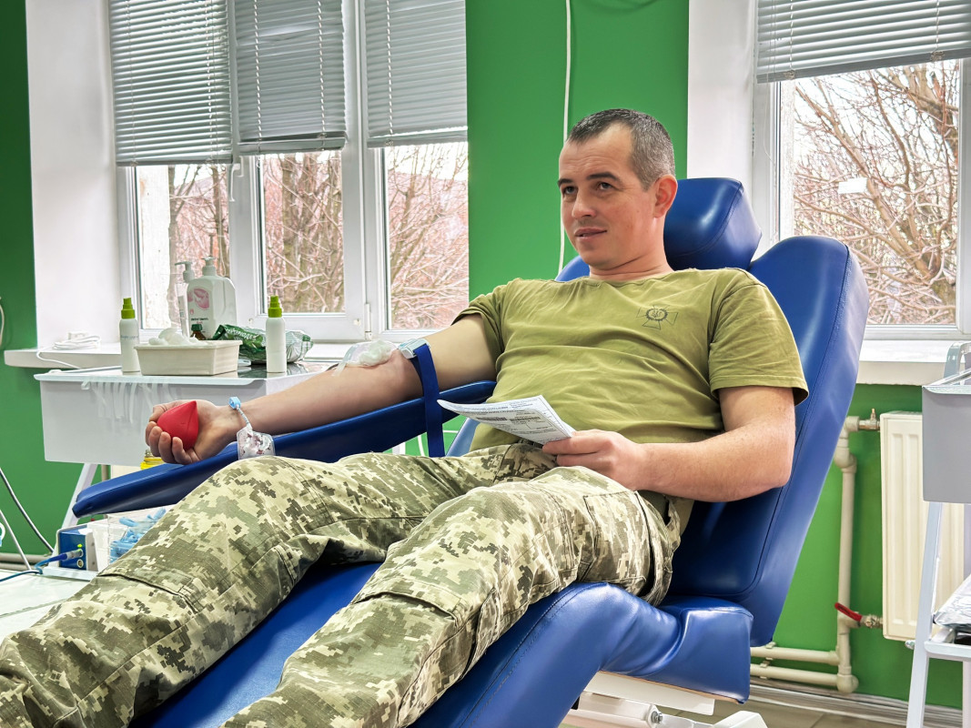 Волинські прикордонники здали кров, аби врятувати життя пораненим