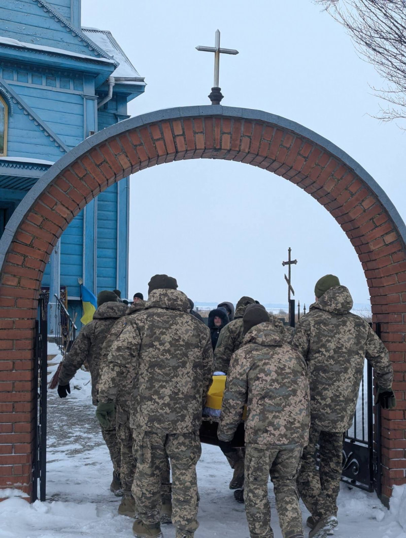 Сільський майстер на всі руки: волиняни попрощалися з Героєм Володимиром Вавринюком