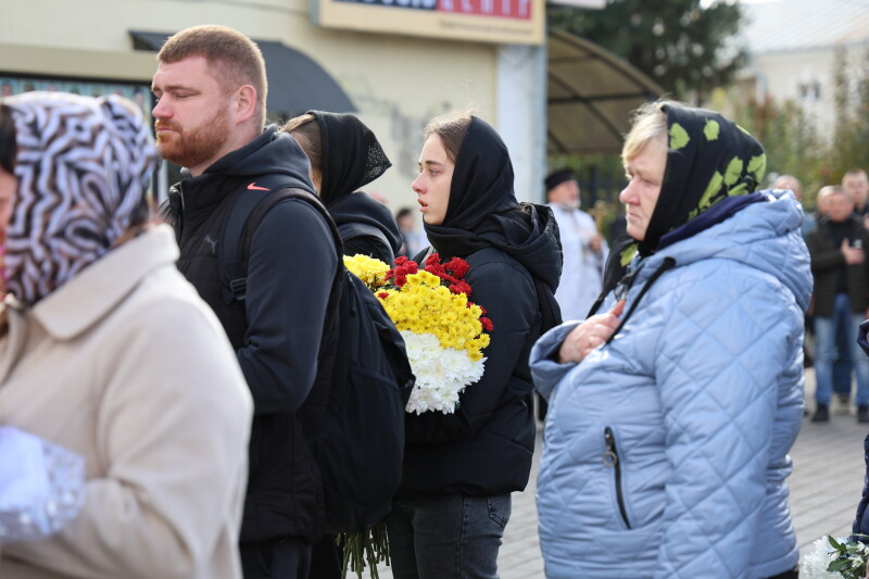 У Луцьку попрощалися із захисником України Віктором Калеником