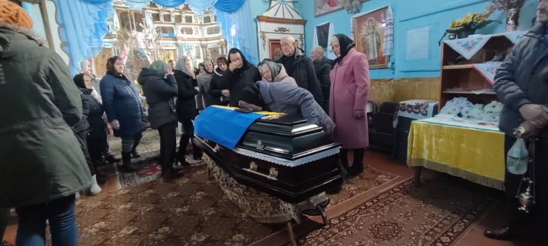 Загинув внаслідок удару FPV-дроном: волиняни попрощалися із загиблим Героєм Сергієм Семчуком