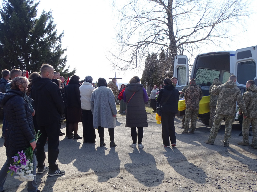 На Волині провели в останню путь Героя Василя Кравчука, який загинув два роки тому