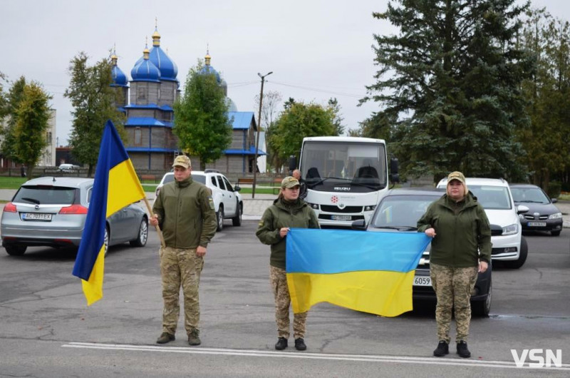 Життя зупинилося на хвилину: у прикордонному місті на Волині вшанували тих, хто загинув від війни