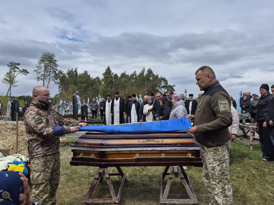 Громада на Волині віддала останню шану загиблому Герою Віктору Гошку