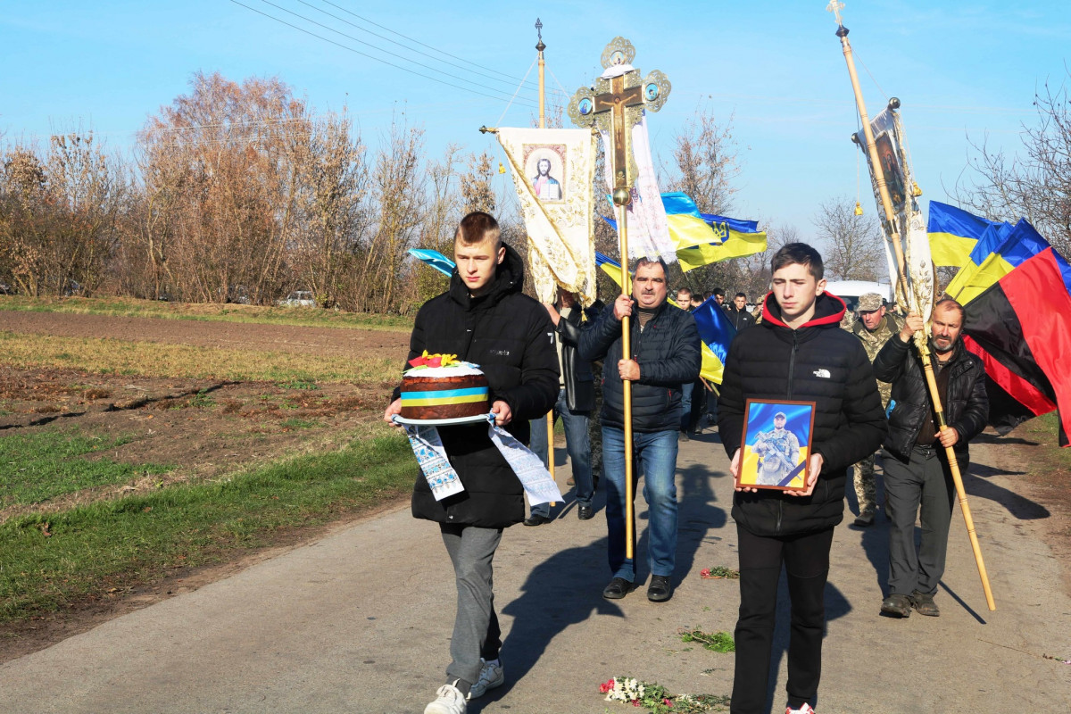 Війна забрала життя батька й сина: на Волині попрощалися з 22-річним спецпризначенцем Назаром Кравчуком