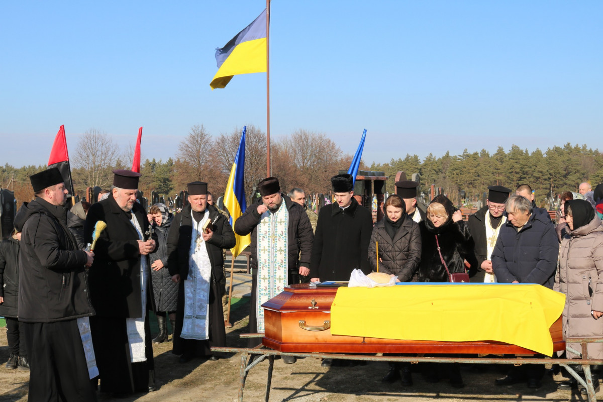 Довгий час вважався зниклим безвісти: на Волині в останню дорогу провели Героя Степана Гебу