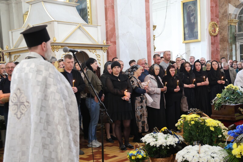 У Луцьку провели в останню путь полеглого військовослужбовця Олександра Кобилька
