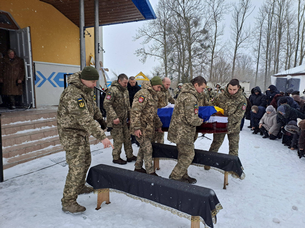 «Придбав шість авто і Starlink для фронту»: на Волині попрощалися із загиблим Героєм Олександром Нагалюком