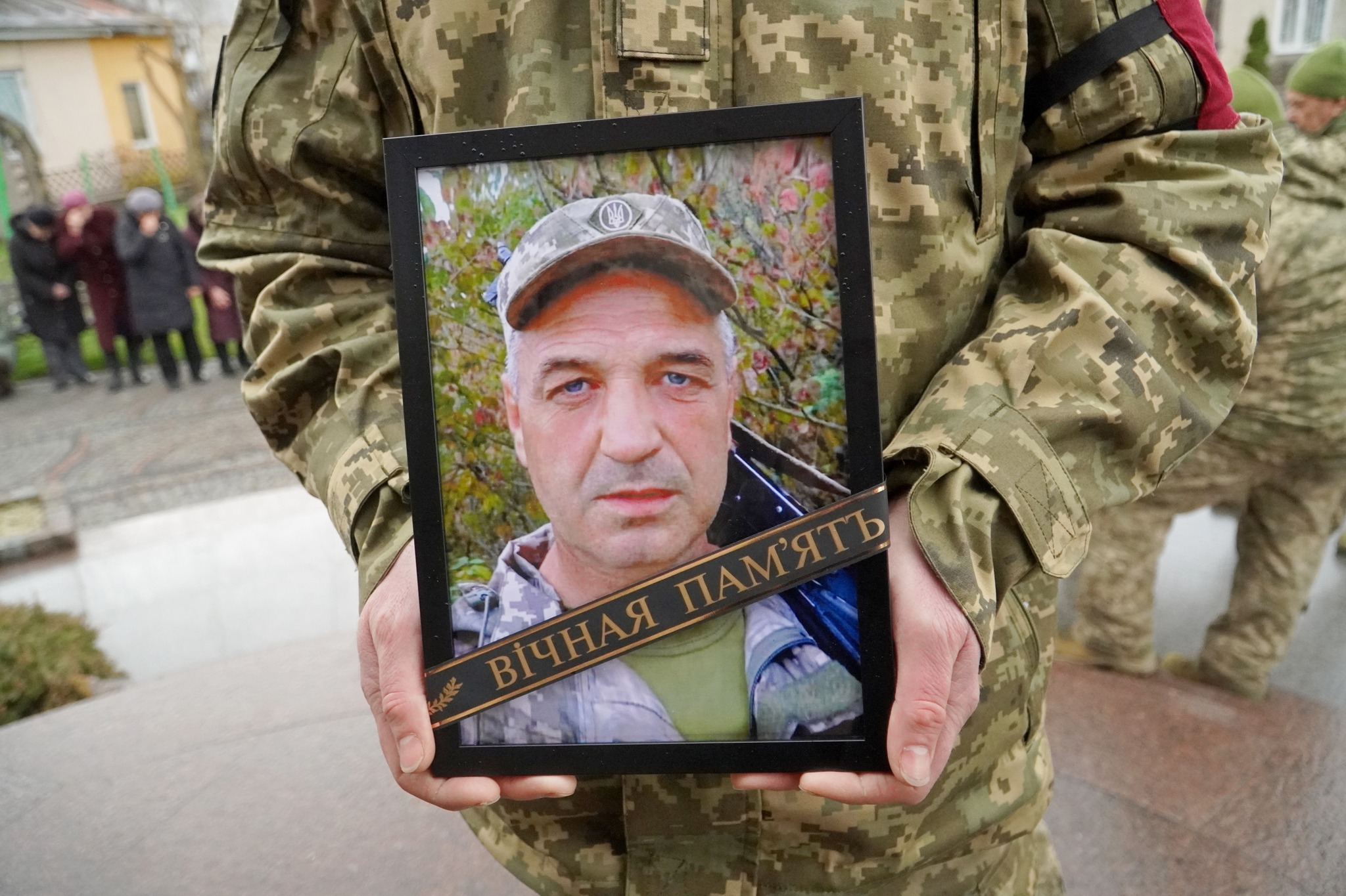 Понад рік вважався зниклим безвісти: на Волині попрощалися із захисником Романом Літвінчуком