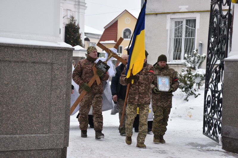 Загинув рік тому у Курській області: у Луцьку провели в останню путь Героя Сергія Барабанова