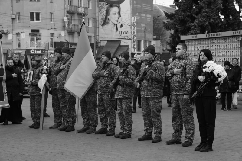 У Луцьку провели в останню дорогу загиблого Героя Віктора Оверчука