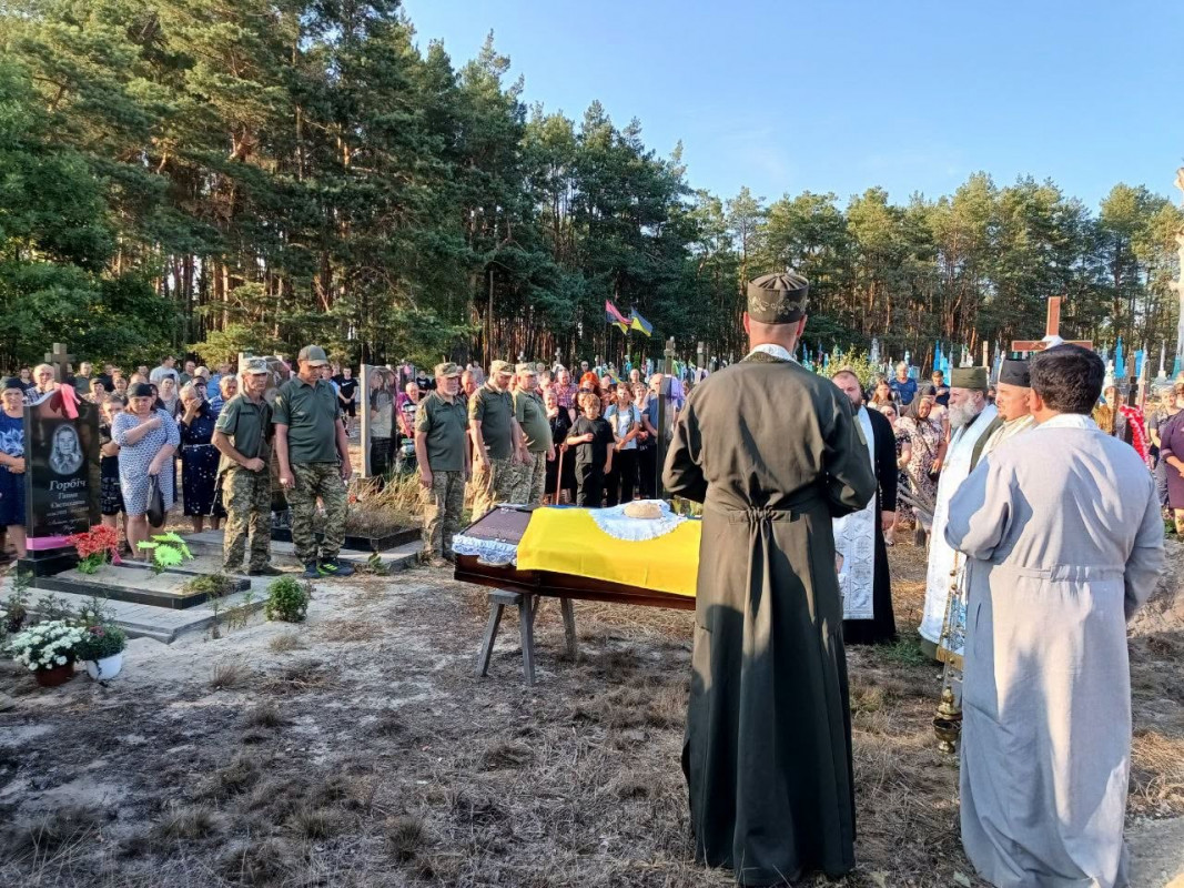 Громада на Волині попрощалася одразу з двома Героями: в останню путь провели Юрія Джуля та Василя Шилюка