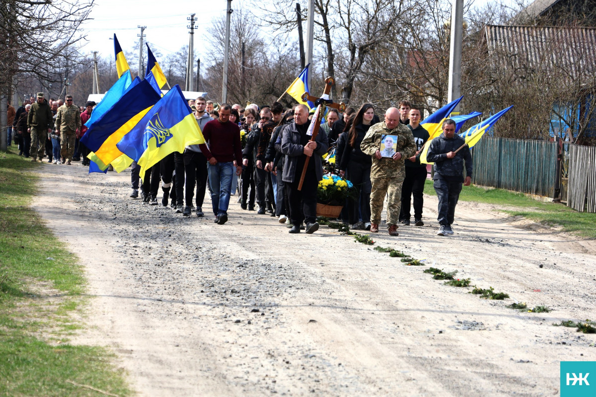 Пройшов АТО та пекло полону: на Волині попрощалися з Героєм Олександром Домальчуком