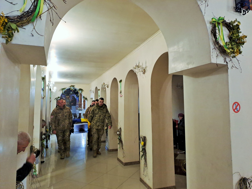 Місяць боровся за життя, проте хвороба взяла гору: на Волині поховали захисника Сергія Сидорука