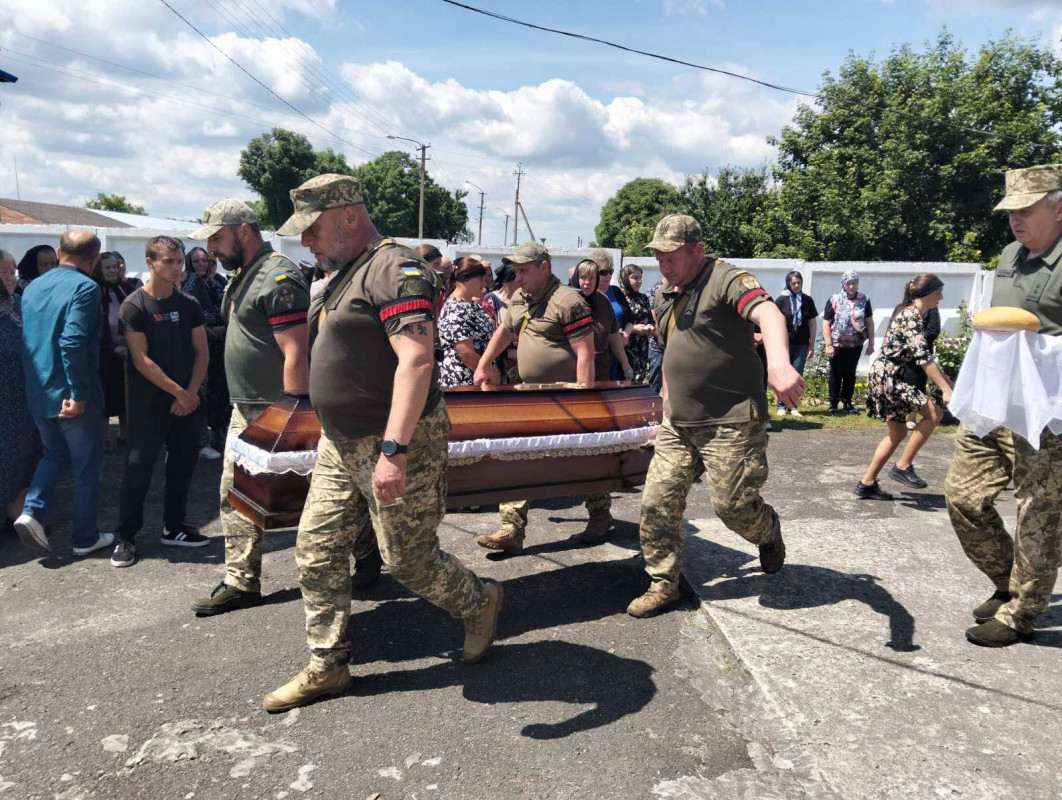 На Волині поховали 33-річного захисника Миколу Максимчука