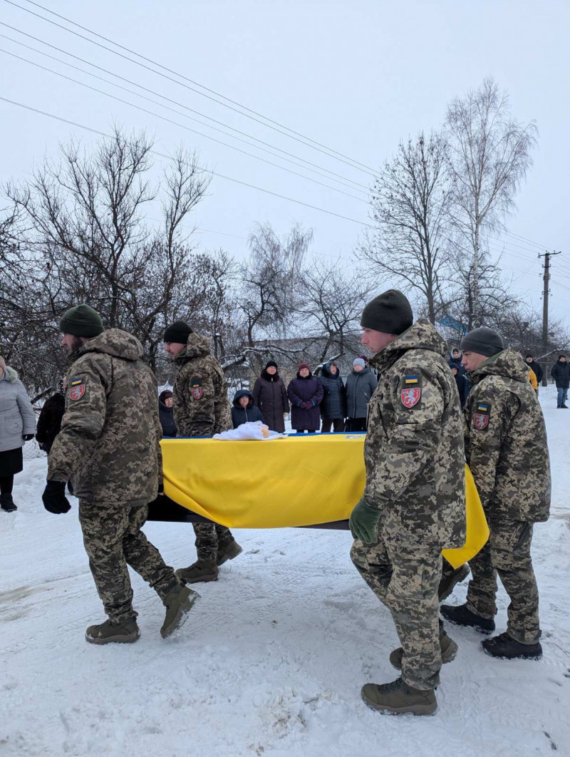 Сільський майстер на всі руки: волиняни попрощалися з Героєм Володимиром Вавринюком
