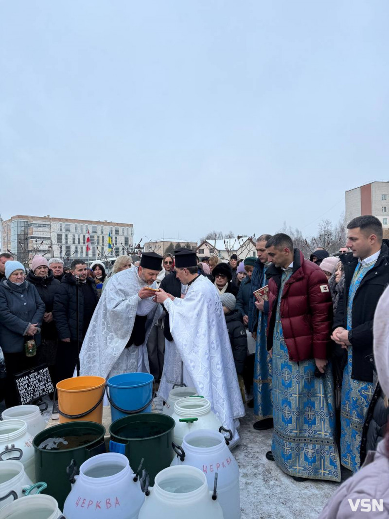 Як у Луцьку освячували воду. Фото