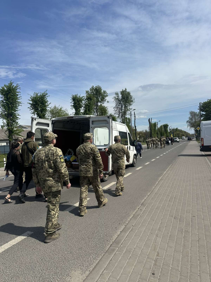 Назавжди в строю: на Волині попрощалися із захисником України Андрієм Вересом
