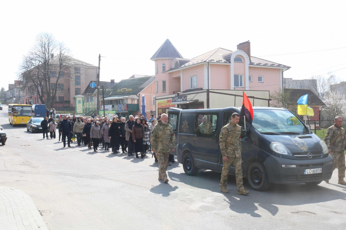 Життя присвятив порятунку інших: на Волині провели в останню дорогу воїна Олександра Батуру