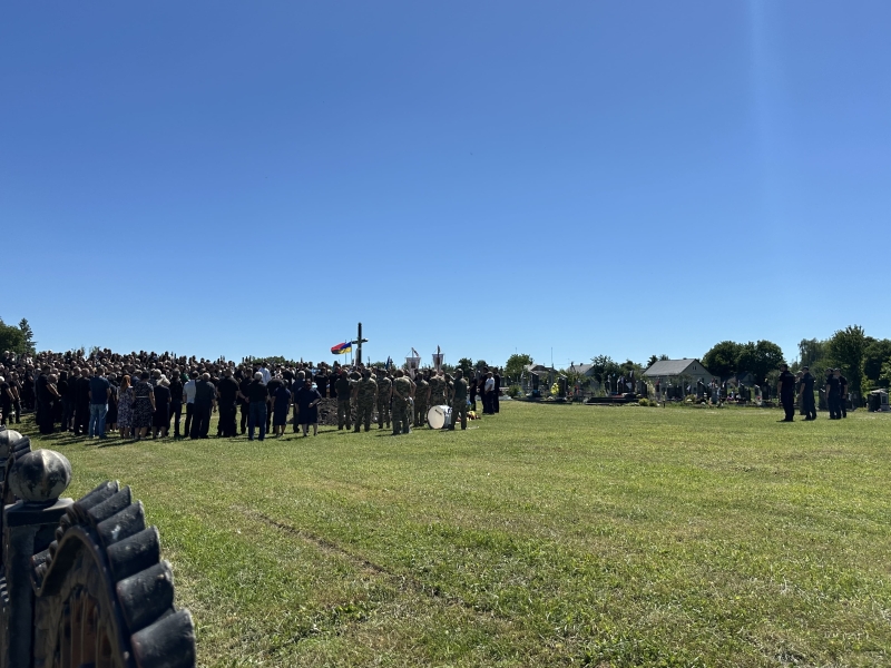 Поліцейський, що став Героєм: на Волині попрощалися з полеглим воїном Юрієм Кривошапкою