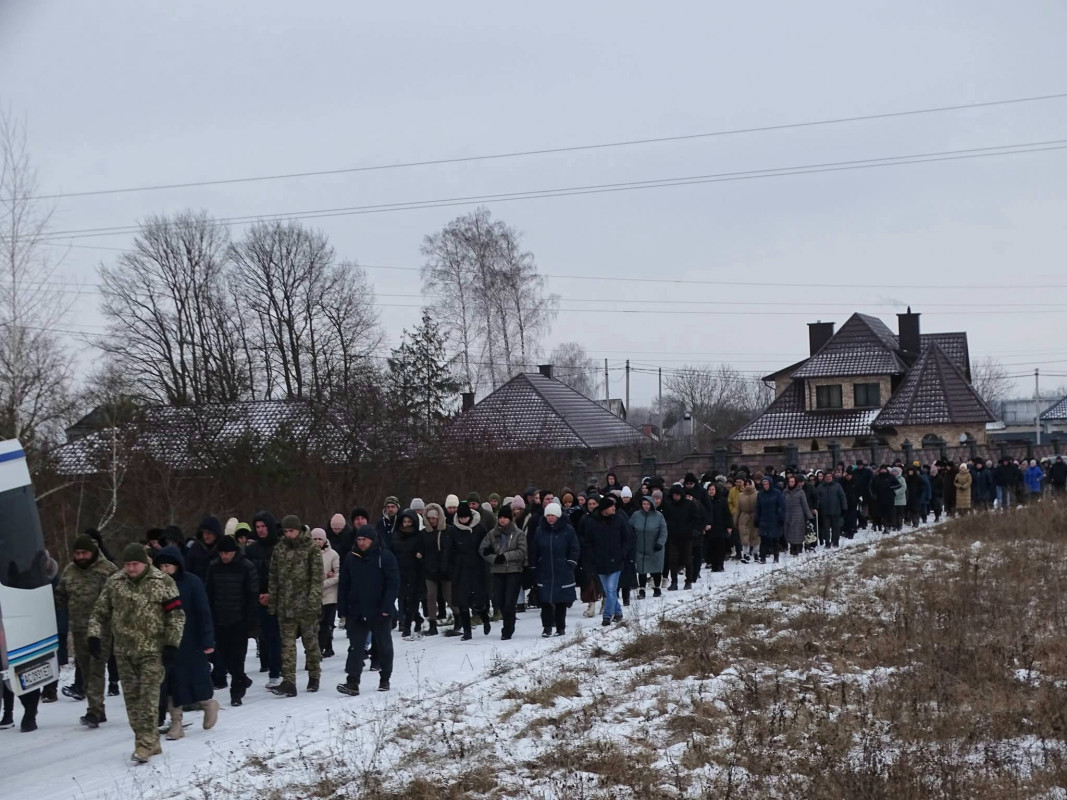 Повернувся додому «на щиті»: волиняни провели на вічний спочинок полеглого капітана Олександра Євтушка