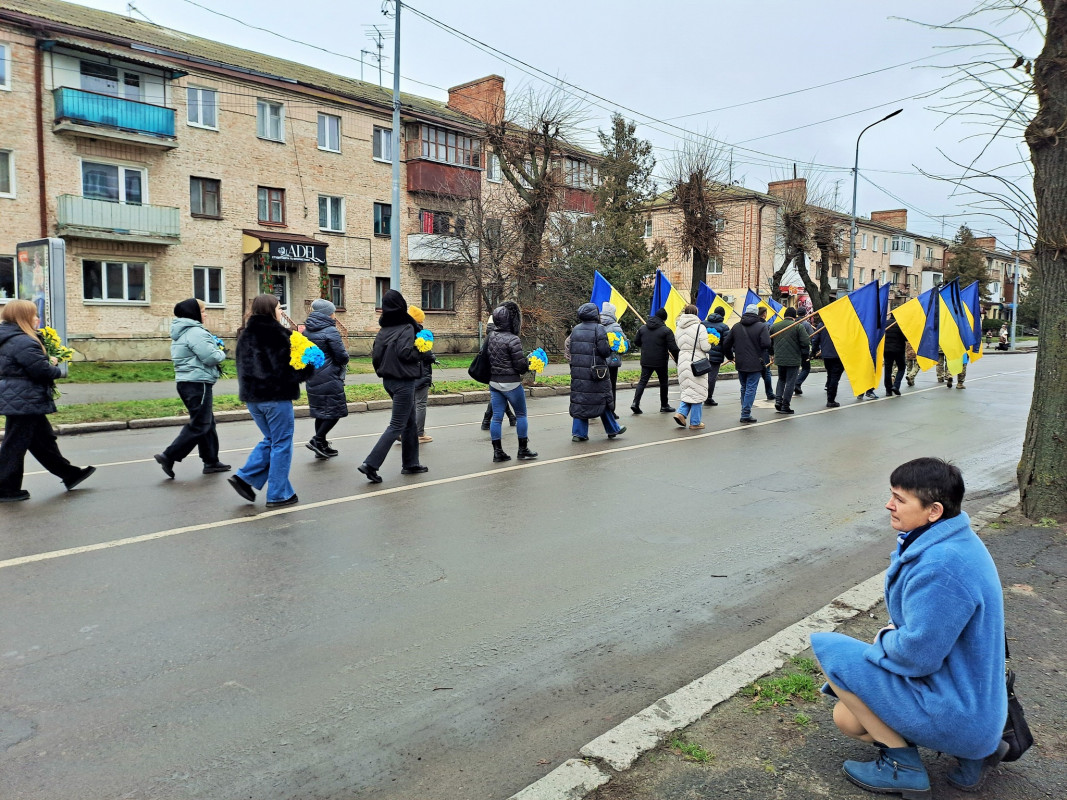 Коровай ділили на кладовищі: у Ковелі в останню путь провели 18-річного Героя Дмитра Приймачука