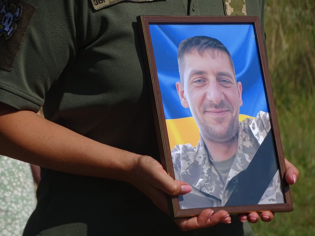 Надію на диво обірвала жахлива звістка: на Волині поховали Героя Володимира Мороза, який рік вважався зниклим безвісти