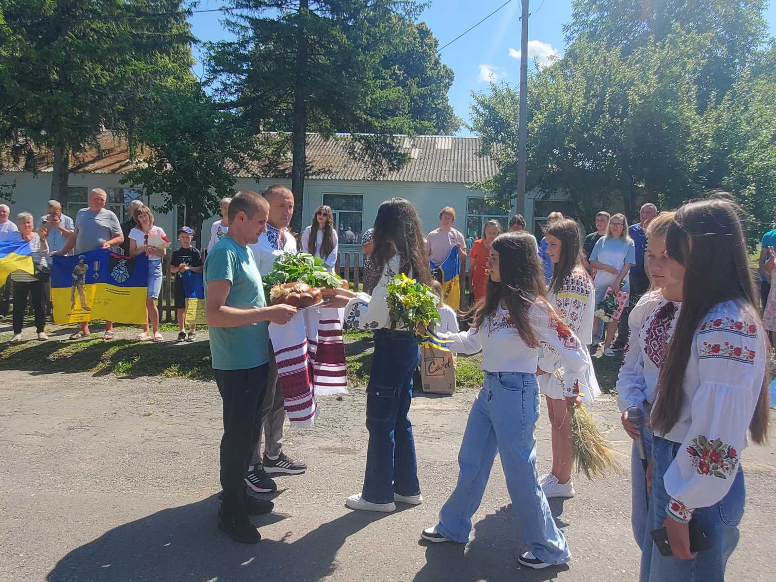 У рідному селі на Волині зустріли звільнених з полону Валерія Кодню та Сергія Колошву