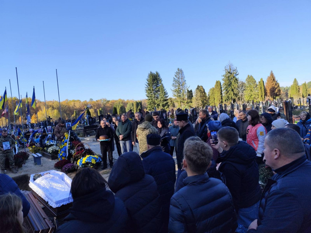 Призвали на службу у липні: волиняни провели в останню дорогу загиблого 27-річного Героя Олександра Пшикова