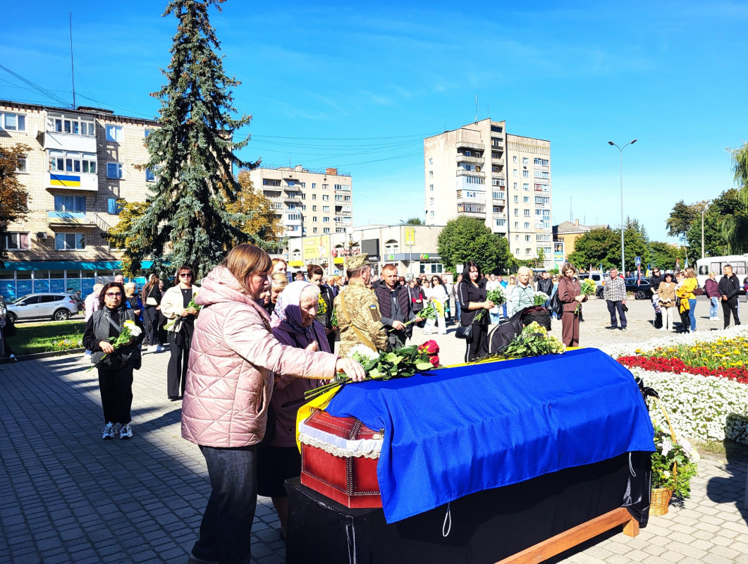 Отримав повістку й без вагань з’явився до ТЦК: на Волині в останню земну дорогу провели Героя Тараса Солтиса
