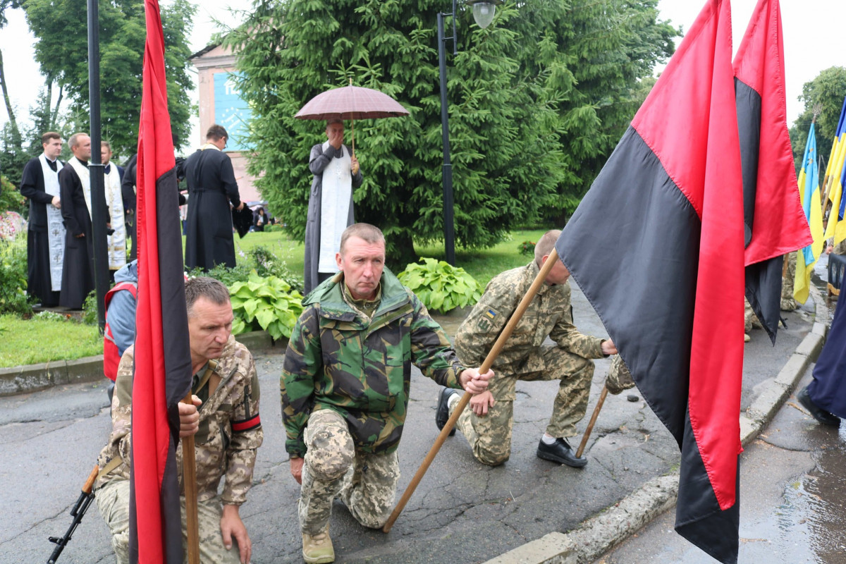 Навіки 30: на Волині в останню дорогу провели молодого військовослужбовця Віталія Прокопенка