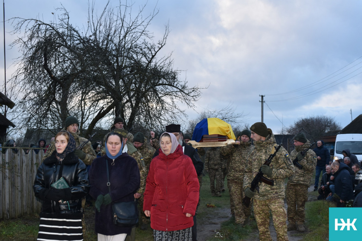 Молодий воїн не встиг створити сім'ю: на Волині попрощалися із загиблим Героєм Юрієм Кратіком