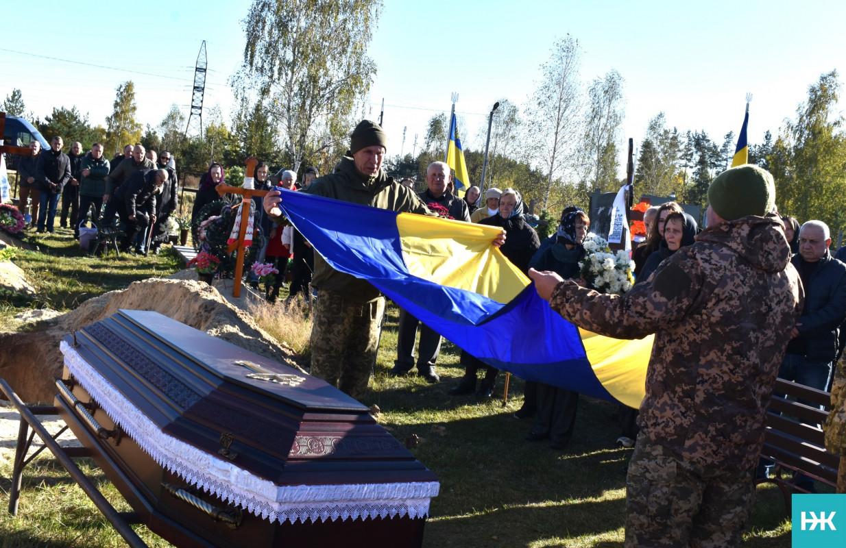 Смерть спіткала не на полі бою, а на відносно мирній території: на Волині попрощались з Героєм Іваном Андрусиком