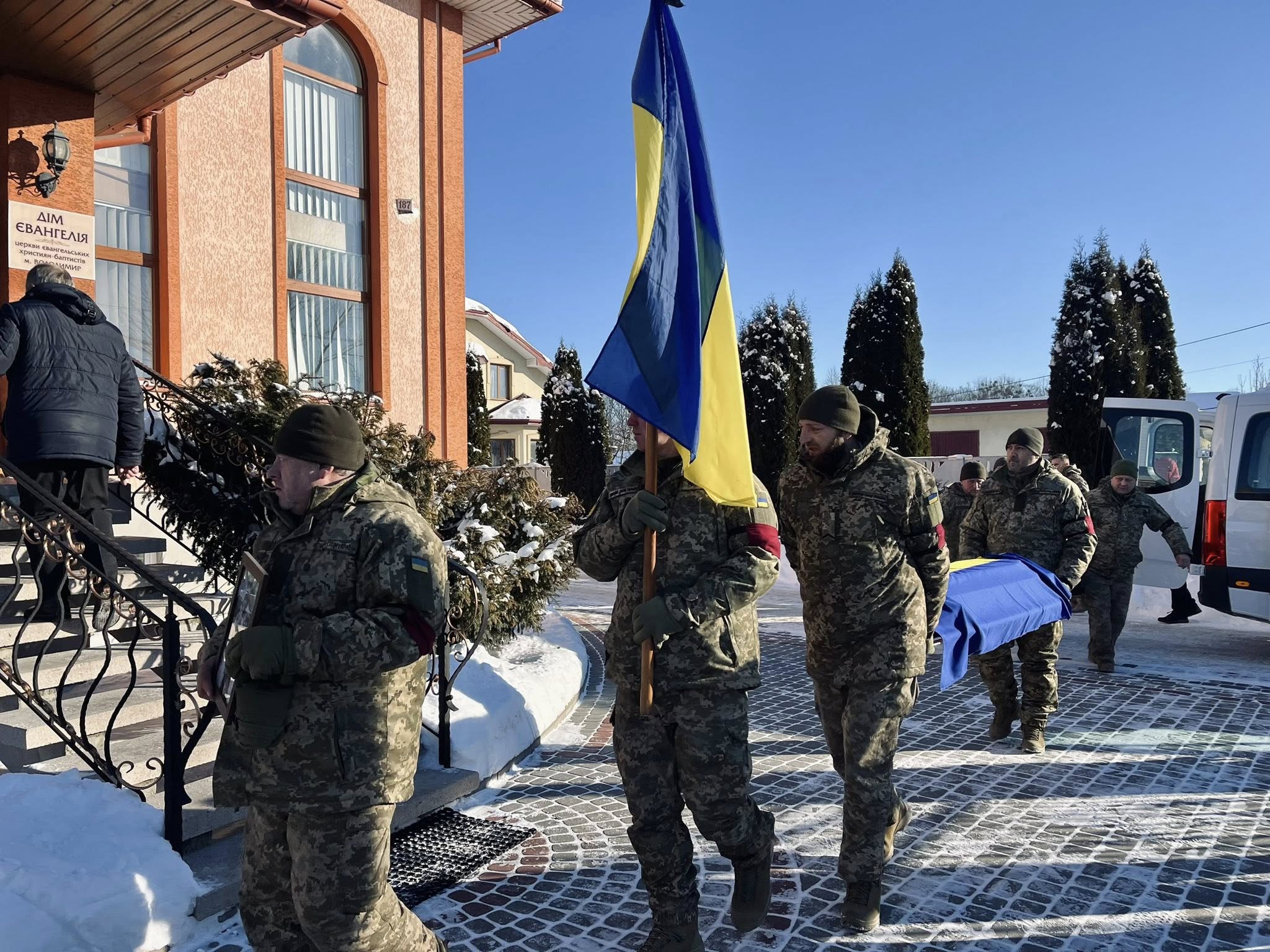 «Був щасливий, що став корисним державі та народу»: на Волині попрощалися з воїном Олександром Ластенком