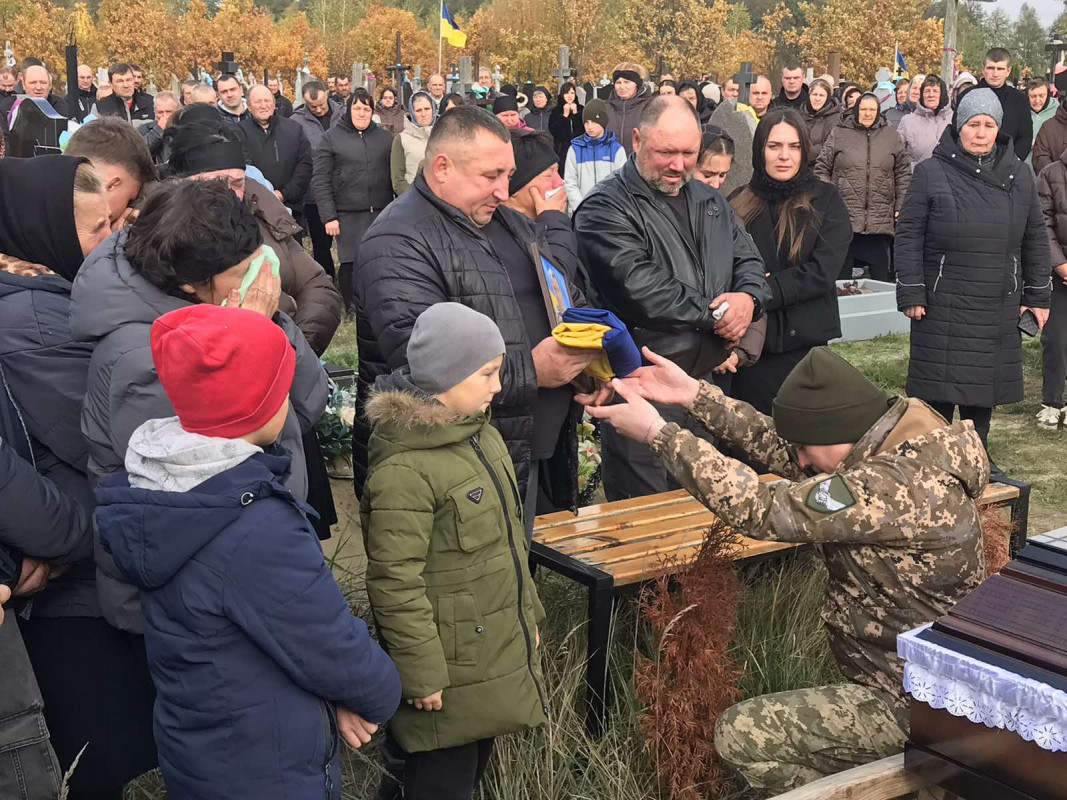 Понад 2 роки вважався зниклим безвісти: на Волині попрощалися із захисником Віктором Баликом