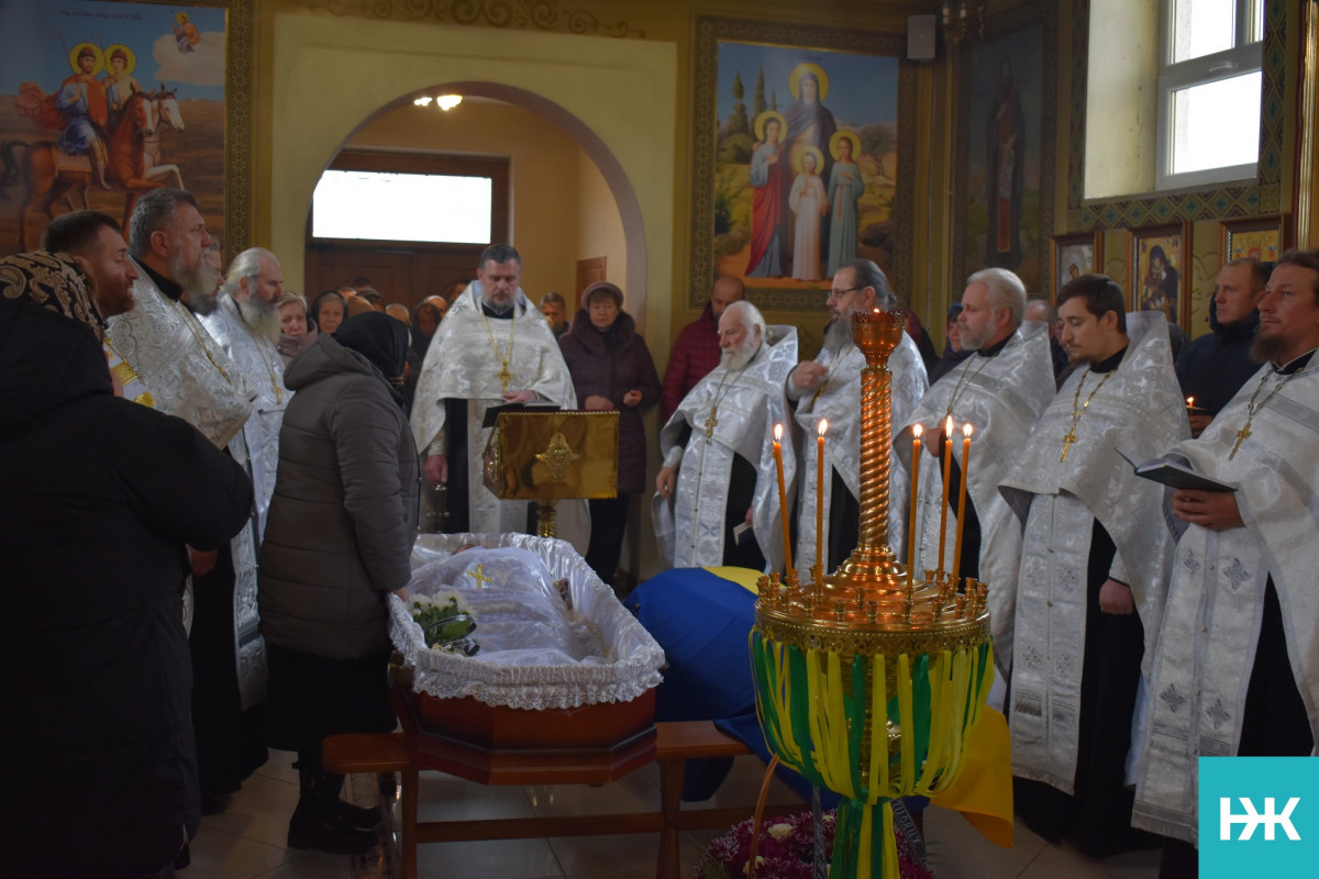 Молодий воїн не встиг створити сім'ю: на Волині попрощалися із загиблим Героєм Юрієм Кратіком