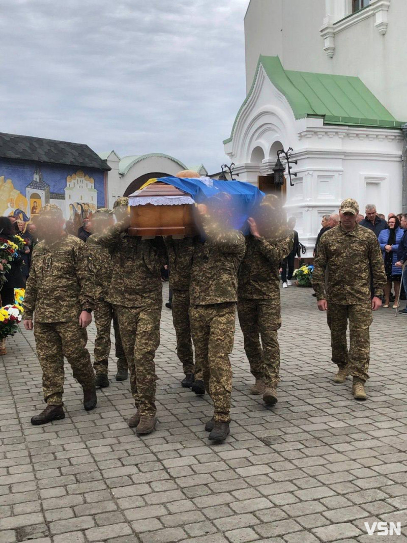 Разом із ним загинули ще двоє полковників: у Зимненському монастирі відспівали офіцера Олександра Никитюка