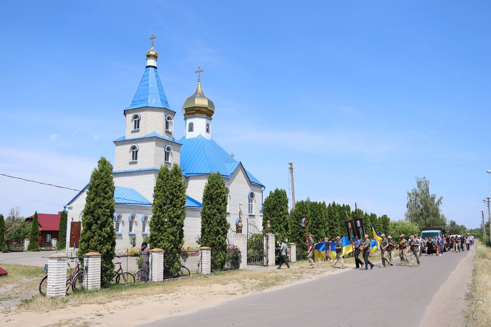 8 місяців вважався зниклим безвісти: на Волині в останню путь провели Героя Анатолія Янчука