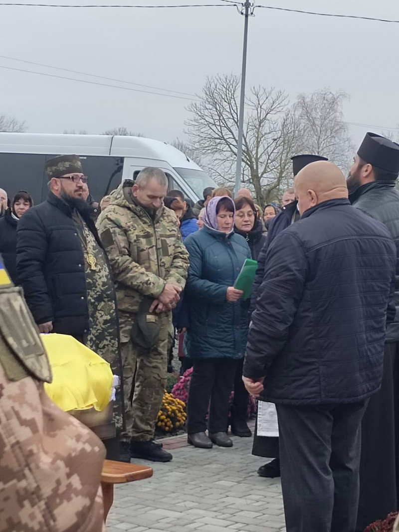 Заручився з коханою за кілька місяців до загибелі: на Волині попрощалися із 25-річним Героєм Андрієм Федоруком