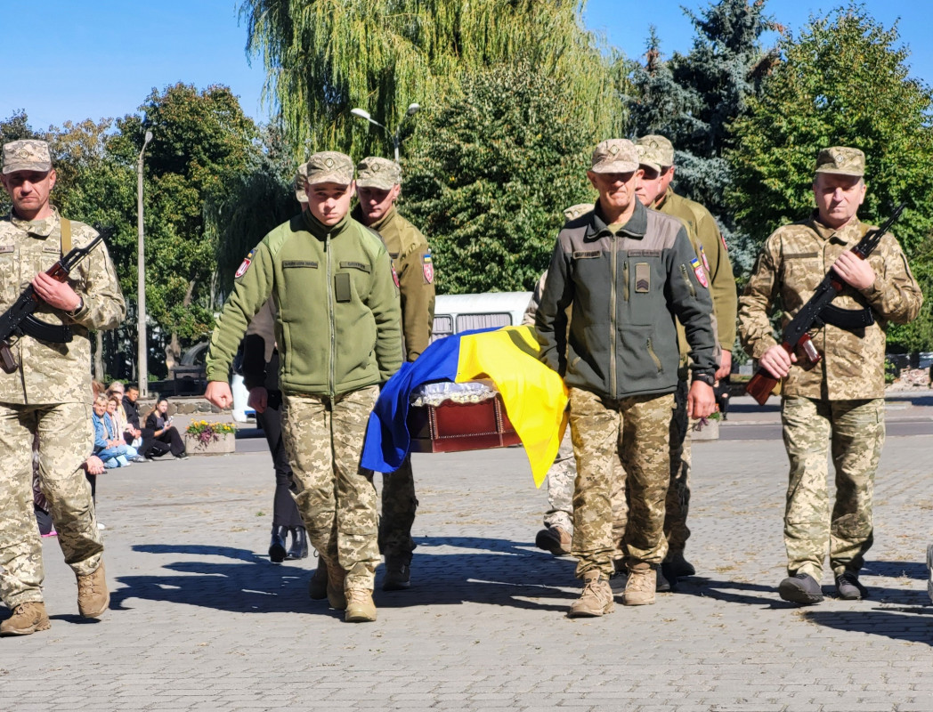 Отримав повістку й без вагань з’явився до ТЦК: на Волині в останню земну дорогу провели Героя Тараса Солтиса