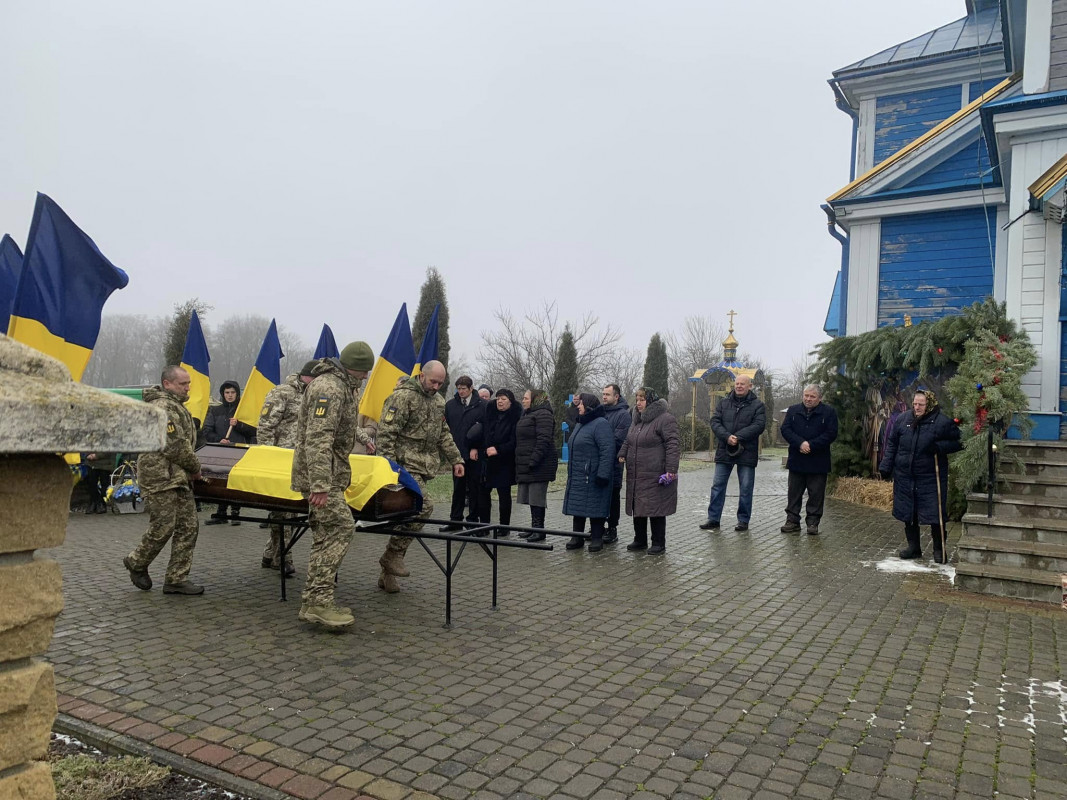 Життя обірвалося від численних травм: на Волині попрощалися із захисником Юрієм Сапіжуком